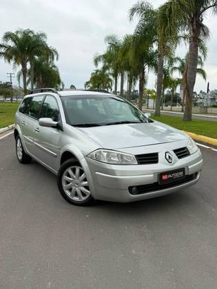 RENAULT MEGANE 1.6 DYNAMIQUE GRAND TOUR 16V FLEX 4P MANUAL RENAULT MEGANE 1.6 DYNAMIQUE GRAND TOUR 16V FLEX 4P MANUAL